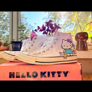 Hello kitty Converse!